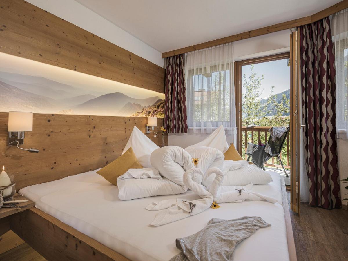 Apart Central - Premium Mountain&Garden Mayrhofen Room photo