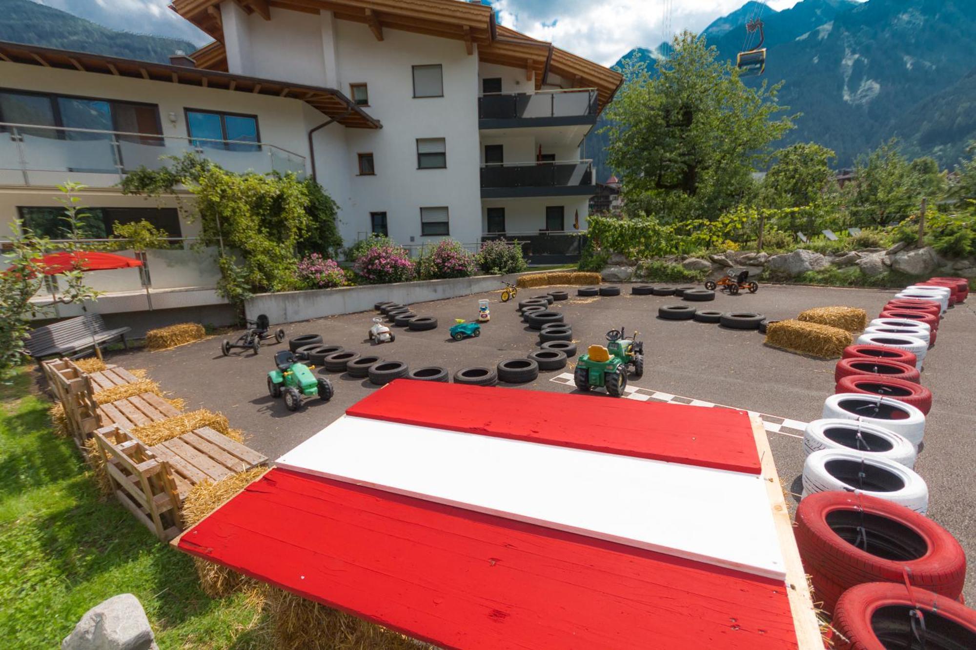 Apart Central - Premium Mountain&Garden Mayrhofen Exterior photo